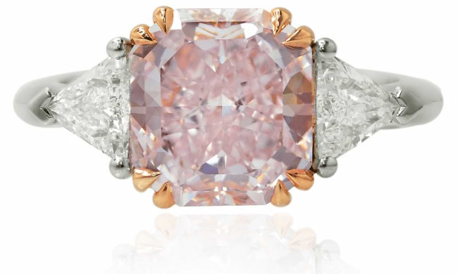 A LEIBISH 3.61 carat Fancy Purplish Pink Radiant Diamond Ring